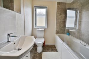 Ensuite bathroom- click for photo gallery